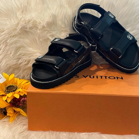 Louis Vuitton Paseo Comfort Sandal - Picture 5 of 5
